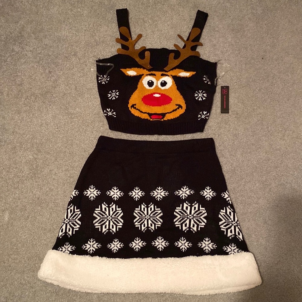 No Boundaries Knit Christmas Top & Skirt Set (2-piece)